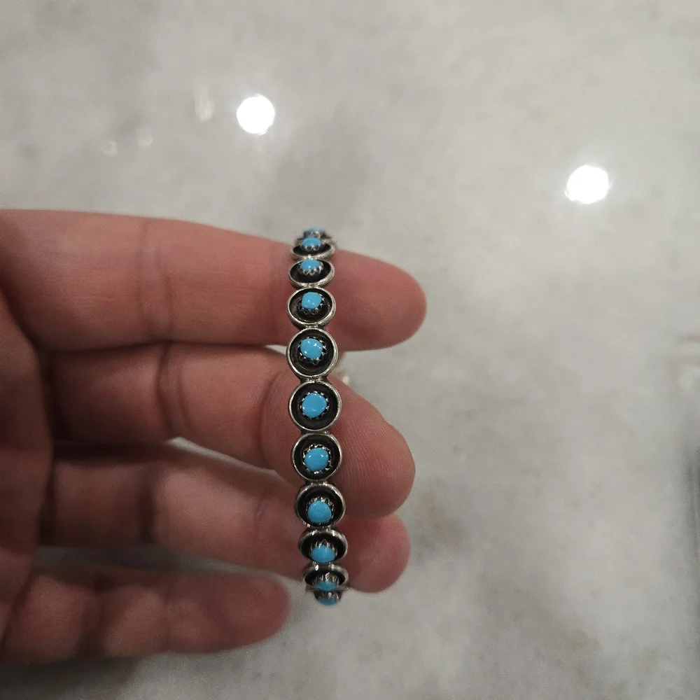 Bracelet Vintage Zuni Sterling Silver & Turquoise Petit Point Bangle Bracelet - Picture 1 of 4